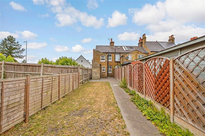 2 Bedroom End Of Terrace House For Sale In New Hythe Lane, Larkfield, Kent, ME20
