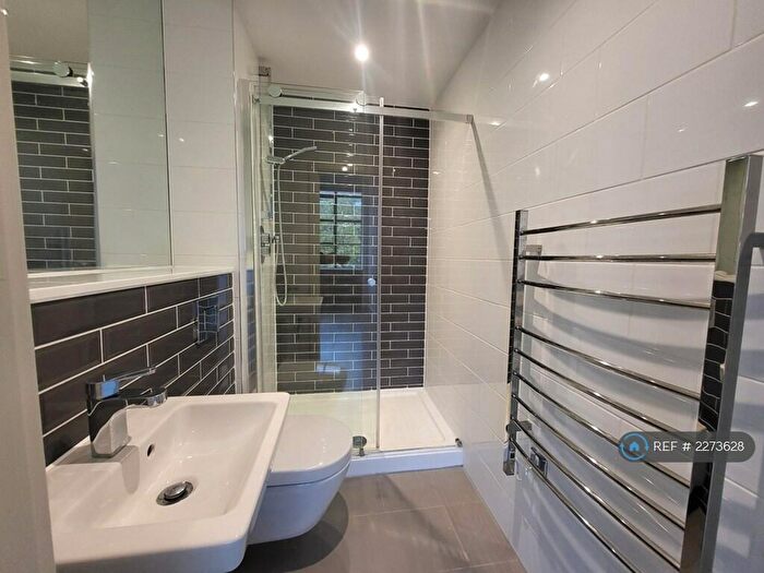 3 Bedroom Flat To Rent In The Textile Building, London, E9