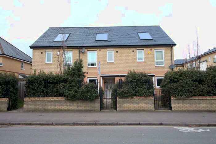 2 Bedroom House To Rent In Cromwell Road, CB1