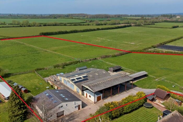 3 Bedroom Detached House For Sale In Drovers Farm, Henton, Chinnor, Oxfordshire, OX39