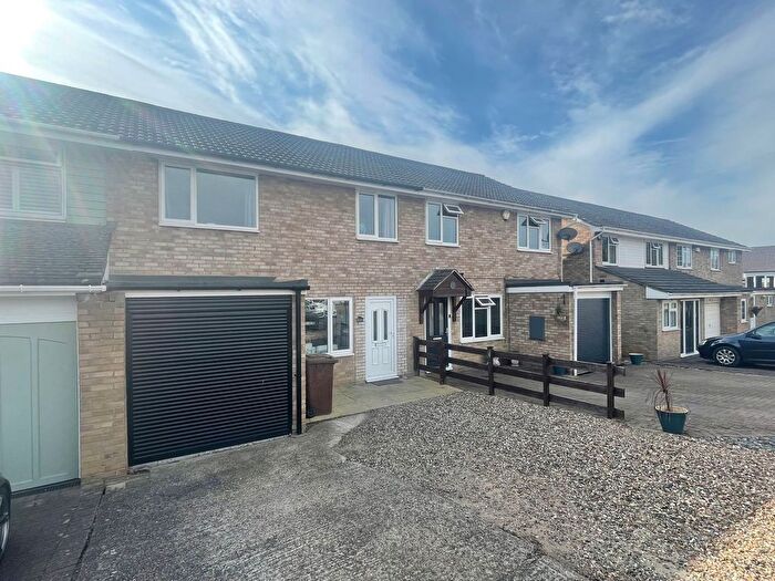 4 Bedroom Terraced House To Rent In Cardens Road, Cliffe Woods, ME3