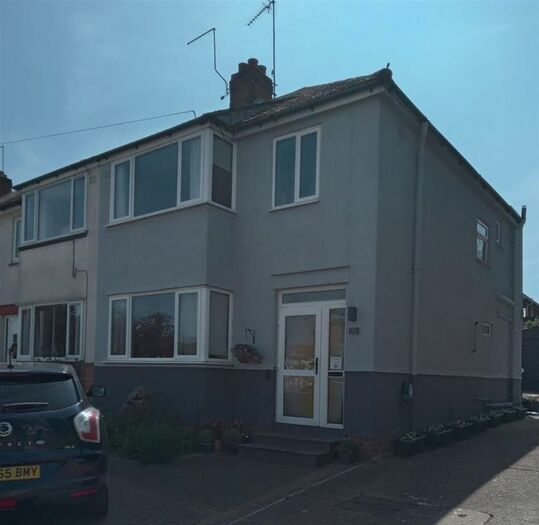 3 Bedroom Property To Rent In Windsor Crescent, Northampton, NN5