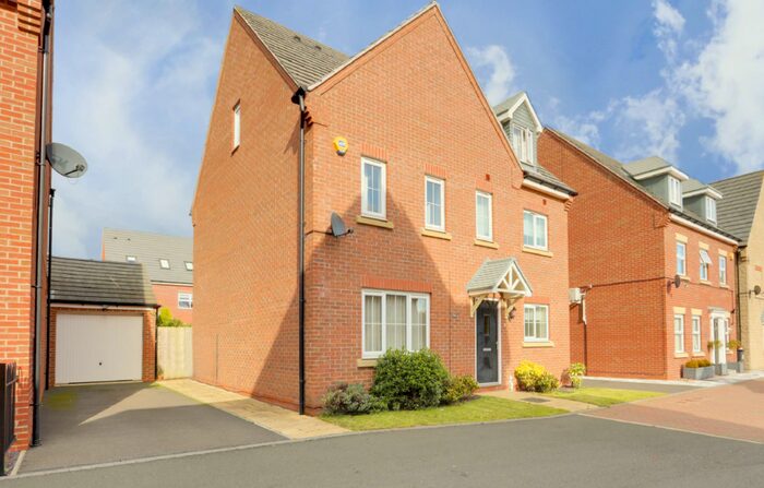 5 Bedroom Detached House To Rent In Dexters Grove, Hucknall, NG15