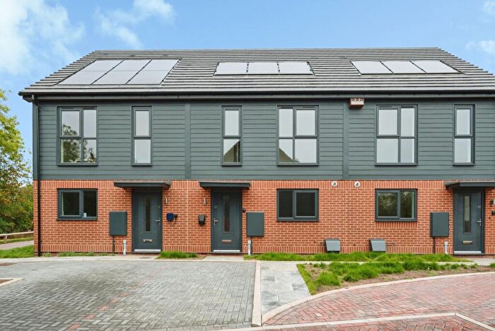 3 Bedroom Terraced House For Sale In Wolsey Close, Redditch, Worcestershire, B98