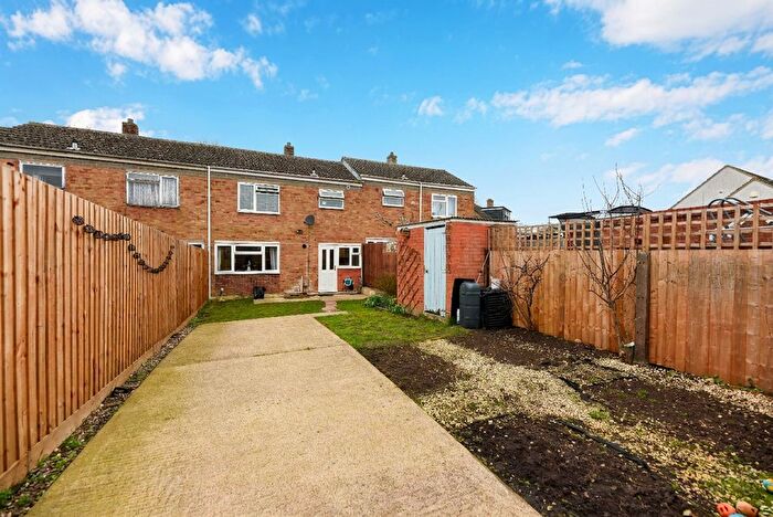 2 Bedroom Terraced House For Sale In Surrey Road, Huntingdon, PE29