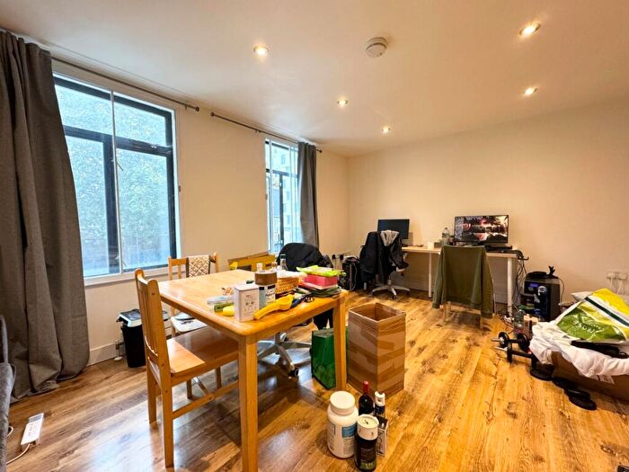 2 Bedroom Flat To Rent In Fonthill Road, Finsbury Park, N4