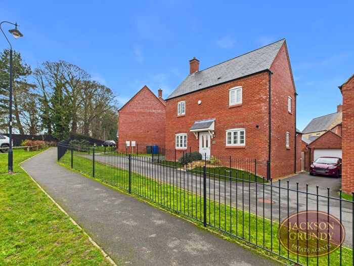 3 Bedroom Detached House For Sale In Pianoforte Road, Roade, NN7