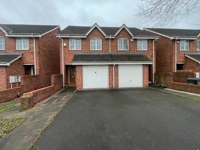 3 Bedroom Semi-Detached House To Rent In Trotters Lane, West Bromwich, B71