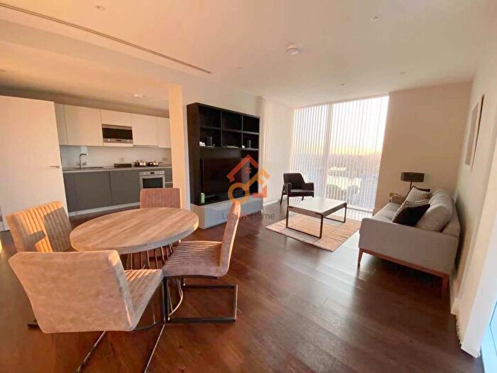 2 Bedroom Flat To Rent In Maine Tower, Harbour Way, London, E14