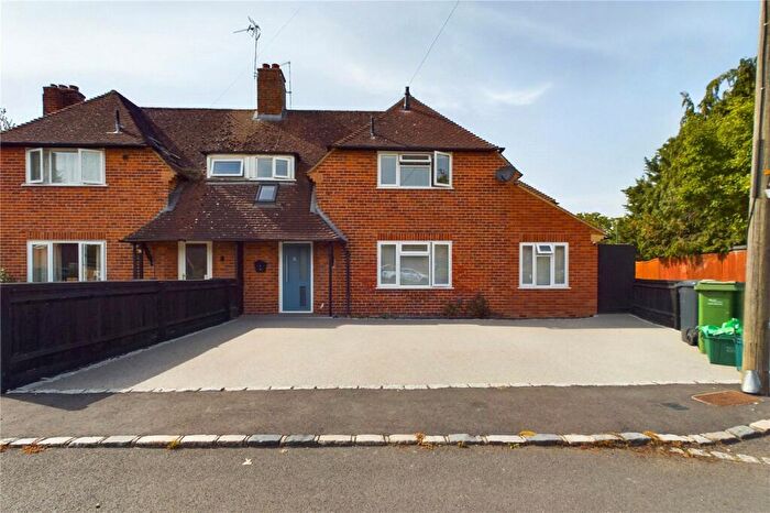 4 Bedroom Semi Detached House For Sale In Lambfields, Theale, Reading, Berkshire, RG7