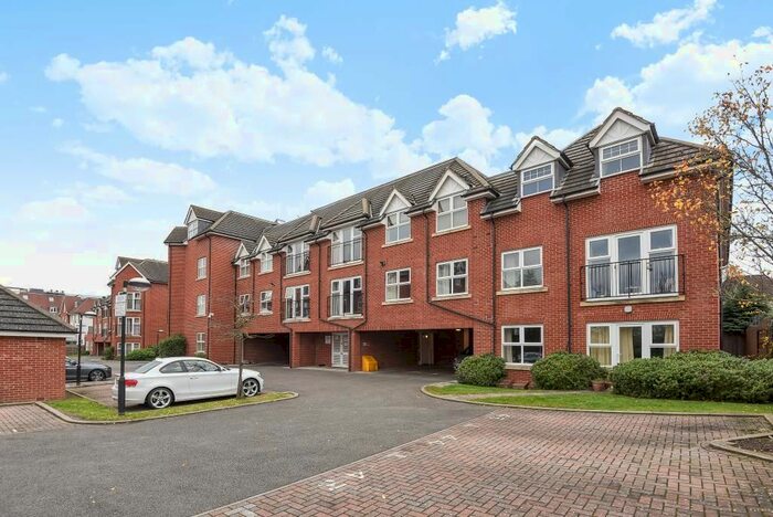 2 Bedroom Flat To Rent In Pembroke Road, Ruislip, HA4
