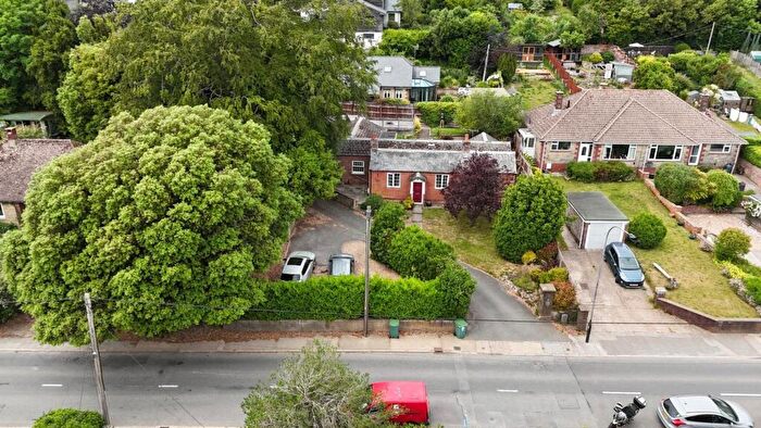 4 Bedroom Bungalow For Sale In Clatterford Road, Newport, PO30
