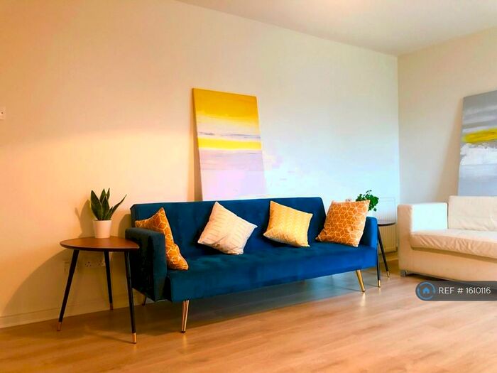 2 Bedroom Flat To Rent In Bethlehem Way, Edinburgh, EH7