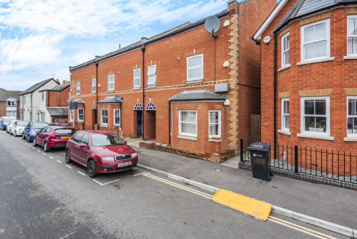 3 Bedroom Apartment To Rent In Queens Road, Guildford, GU1