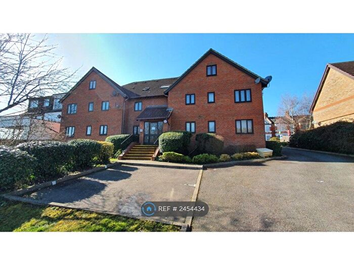 1 Bedroom Flat To Rent In Walden House, Barnet, EN4