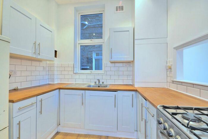 1 Bedroom Flat To Rent In Hither Green Lane, London, SE13