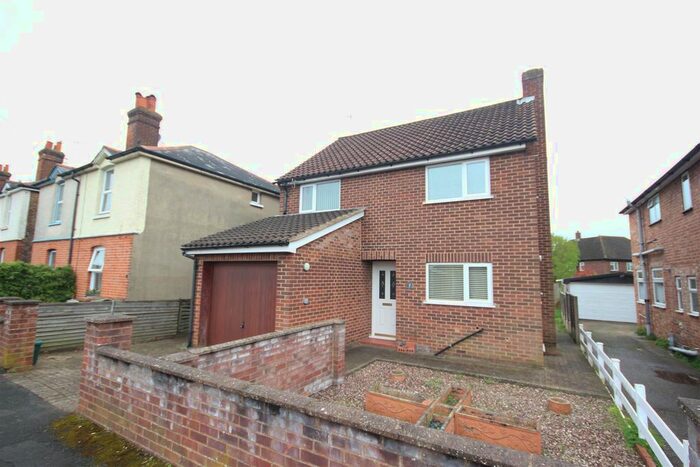 3 Bedroom Property To Rent In Percy Road, Guildford, GU2