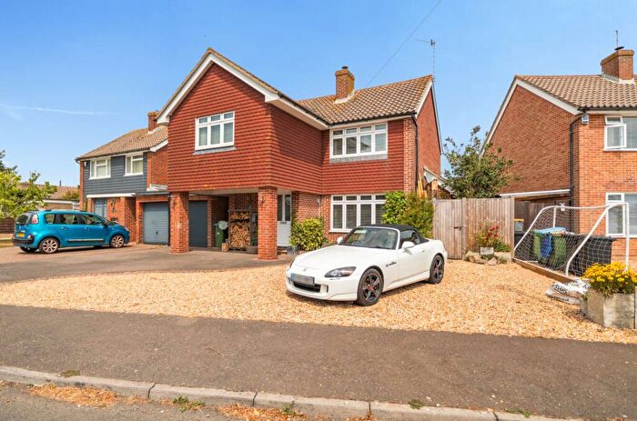 4 Bedroom Detached House For Sale In Windsor Close, West Meads, PO21