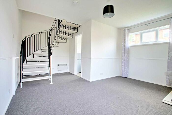 1 Bedroom Terraced House To Rent In Two Mile Ash, MK8