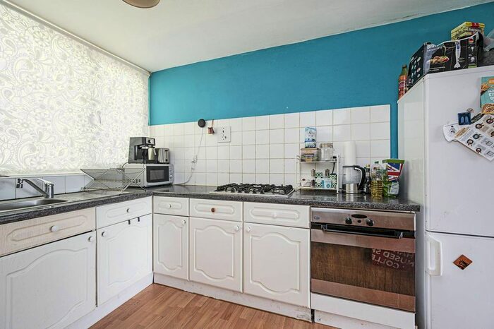 3 Bedroom Maisonette To Rent In Hitchin Square, Bow, London, E3