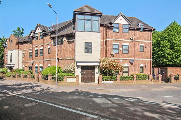 2 Bedroom Flat For Sale In Old Bexley Lane, Bexley, DA5