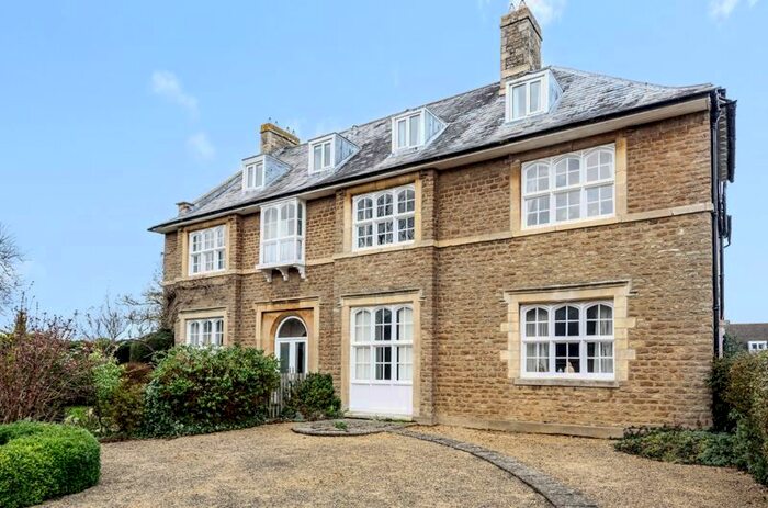 5 Bedroom Property To Rent In Godwyn Close, Abingdon, OX14