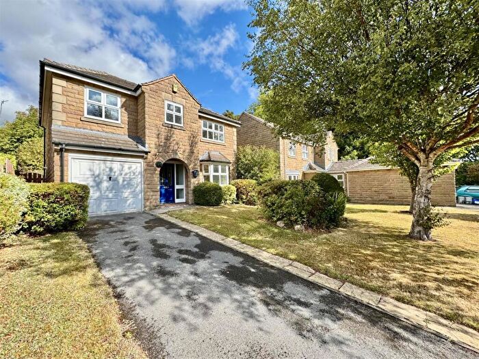 4 Bedroom Detached House For Sale In Longcroft, Almondbury, Huddersfield, HD5
