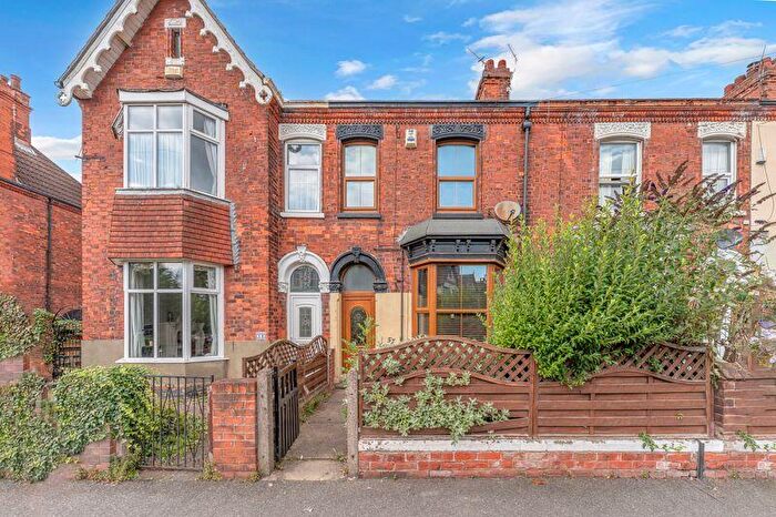 3 Bedroom Terraced House For Sale In Littlefield Lane, Grimsby, DN34