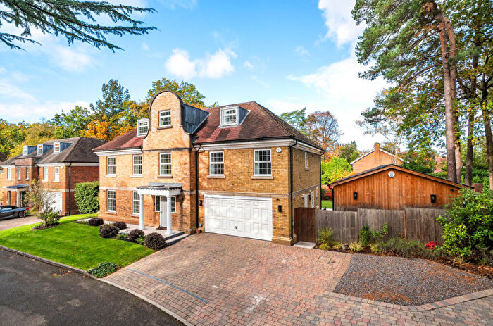 6 Bedroom Detached House For Sale In White Pillars, Holly Bank Road, Woking, GU22
