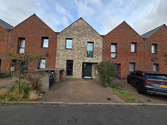 3 Bedroom Terraced House To Rent In Northview Avenue, Tilbury, RM18