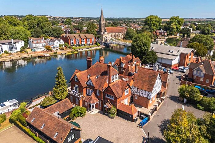 2 Bedroom Flat For Sale In Marlow Bridge Lane, Marlow, Berkshire, SL7