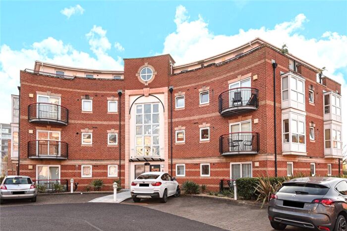 1 Bedroom Apartment For Sale In Gunwharf Quays, Portsmouth, Hampshire, PO1