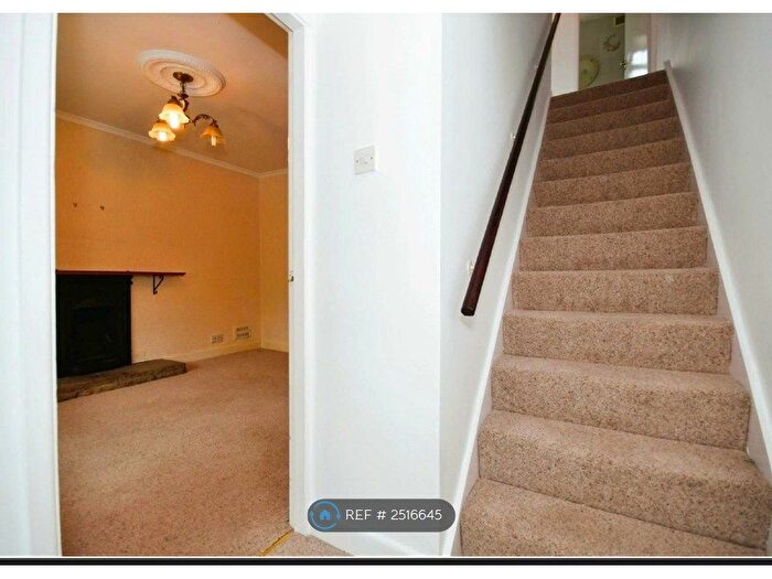 2 Bedroom End Of Terrace House To Rent In Bole Hill Lane, Sheffield, S10