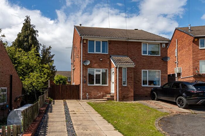 2 Bedroom Semi-Detached House For Sale In Alder Avenue, Wakefield, WF2
