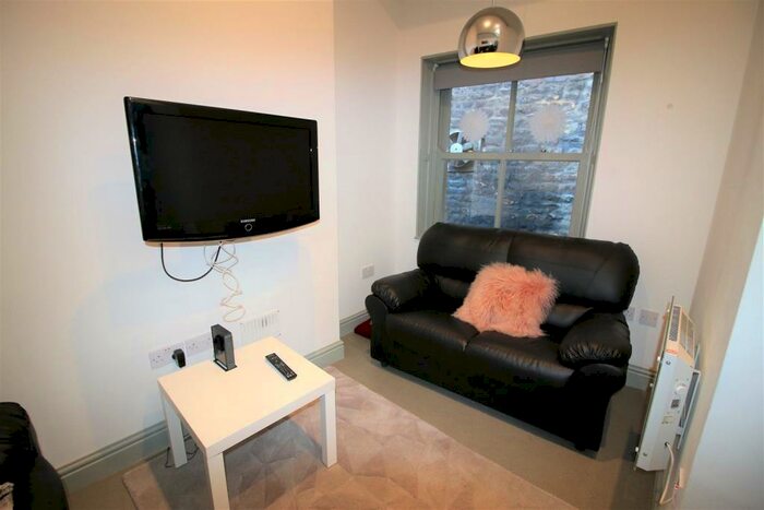 5 Bedroom Private Hall To Rent In St. Leonards Gate, Lancaster, LA1