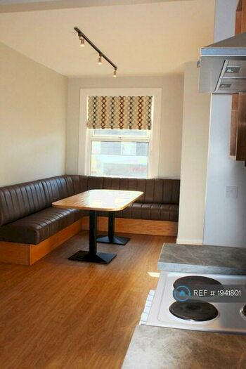 5 Bedroom Flat To Rent In Hawks Road, Kingston Upon Thames, KT1