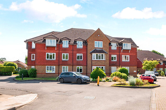 1 Bedroom Retirement Property For Sale In Allingham Court, Summers Road, Farncombe, Surrey, GU7