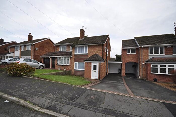 3 Bedroom Semi Detached House For Sale In Woodstock Drive, Stourbridge, DY8