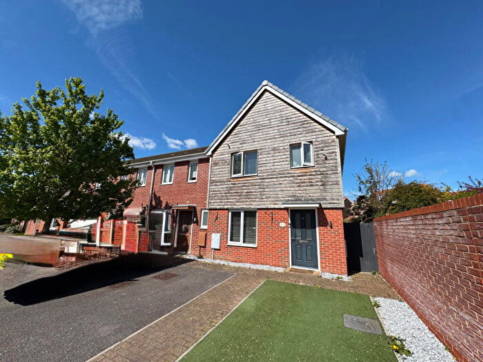 3 Bedroom End Of Terrace House To Rent In Montagu Gardens, Dartford, DA1