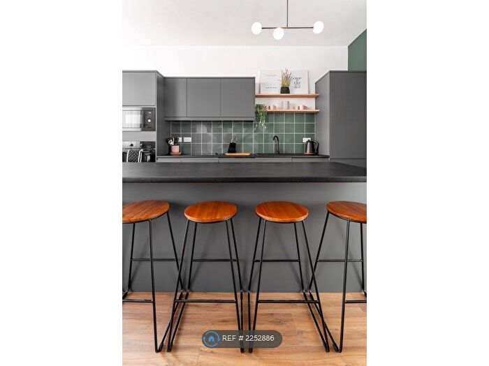 2 Bedroom Flat To Rent In Tobacco Wharf, Liverpool, L5