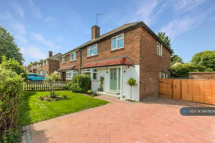 3 Bedroom Semi-Detached House To Rent In Dulverton Road, South Croydon, CR2