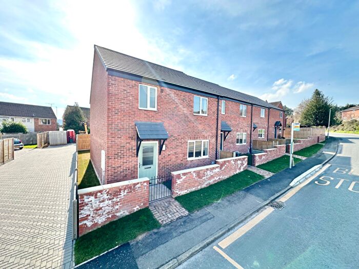 3 Bedroom End Of Terrace House For Sale In Eign Hill Gardens, Hereford, HR1