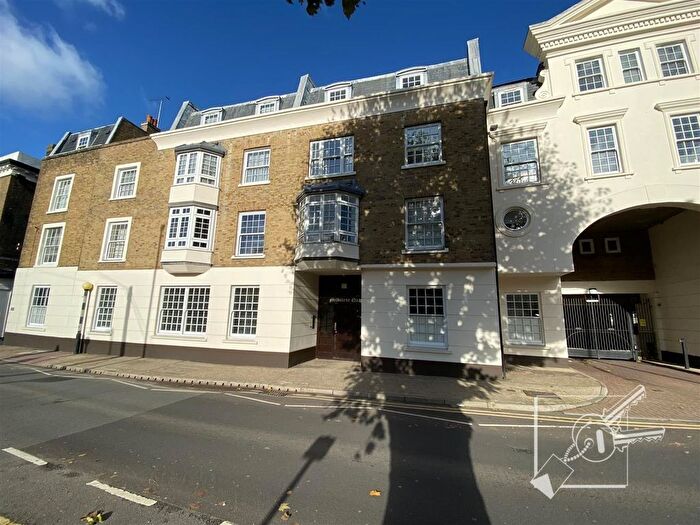 2 Bedroom Flat To Rent In Melbourne Quay, Gravesend, DA11