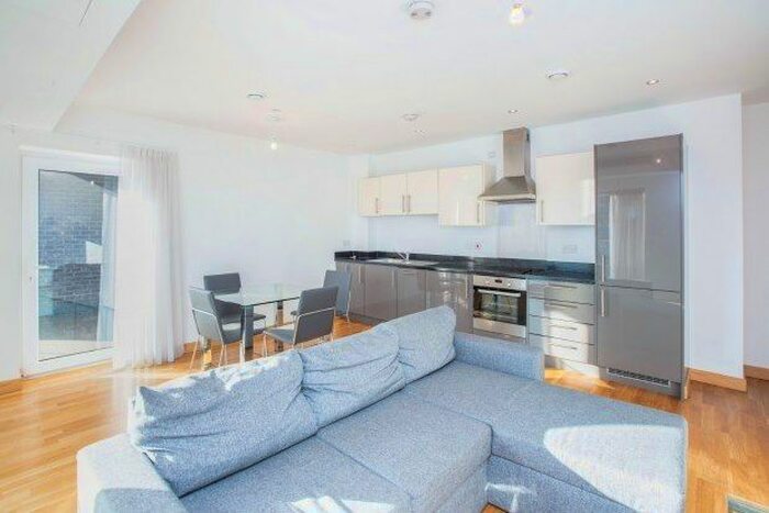 2 Bedroom Flat To Rent In High Street, London, E15