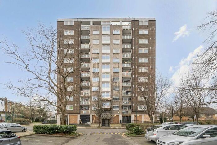 2 Bedroom Flat To Rent In Scotts Road, London, W12