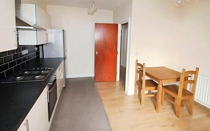 2 Bedroom Flat To Rent In Richmond Road, Cardiff, CF24