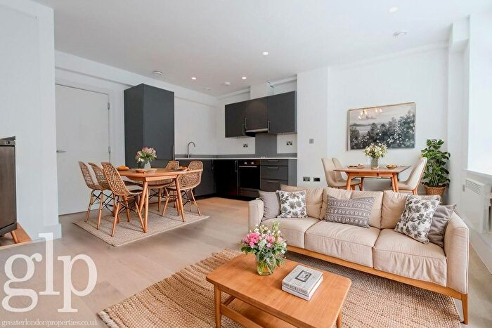 Studio To Rent In Lexington Street, London, Greater London, Soho, W1F