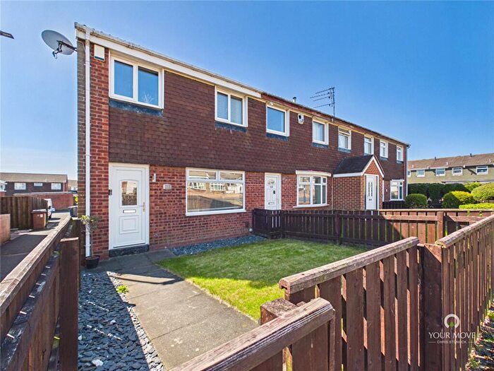 3 Bedroom End Of Terrace House For Sale In Farndale, Wallsend, Tyne And Wear, NE28