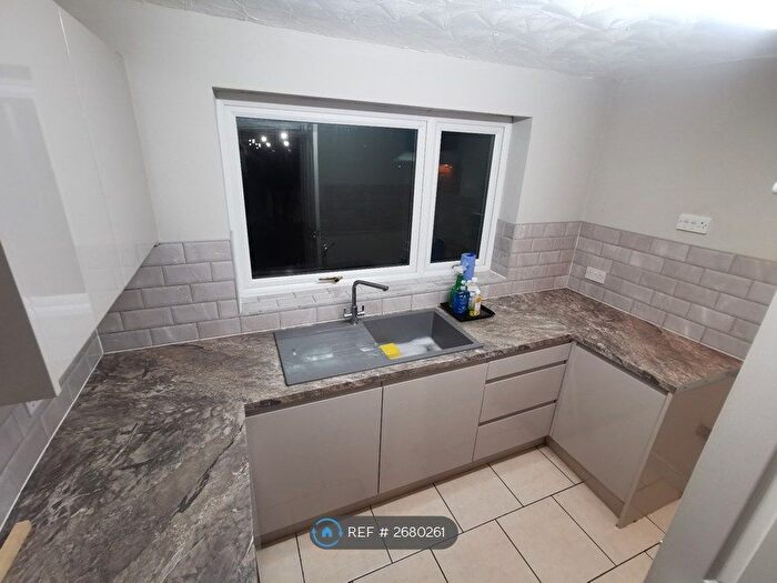 1 Bedroom Flat To Rent In Prouds Lane, Bilston, WV14