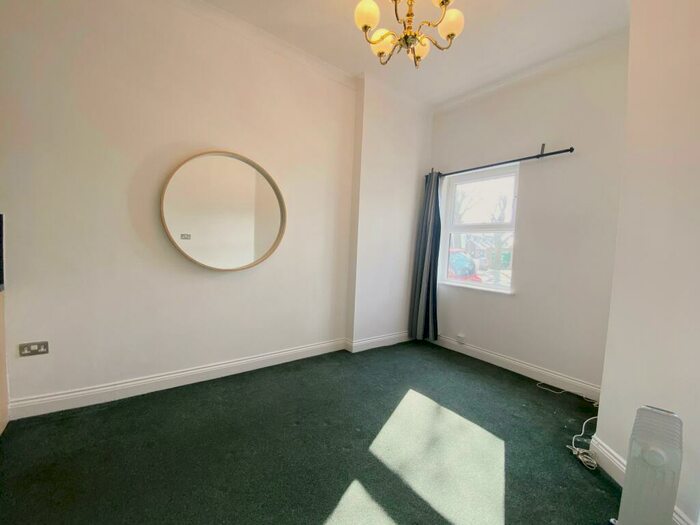 1 Bedroom Apartment To Rent In Washington Road, Portsmouth, PO2